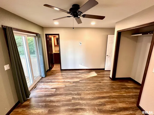 $300,000 | 111 Edlen Lane, Jacksonville, IL 62650