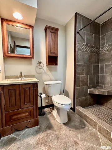 $300,000 | 111 Edlen Lane, Jacksonville, IL 62650