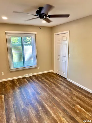 $300,000 | 111 Edlen Lane, Jacksonville, IL 62650