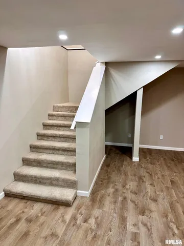 $300,000 | 111 Edlen Lane, Jacksonville, IL 62650