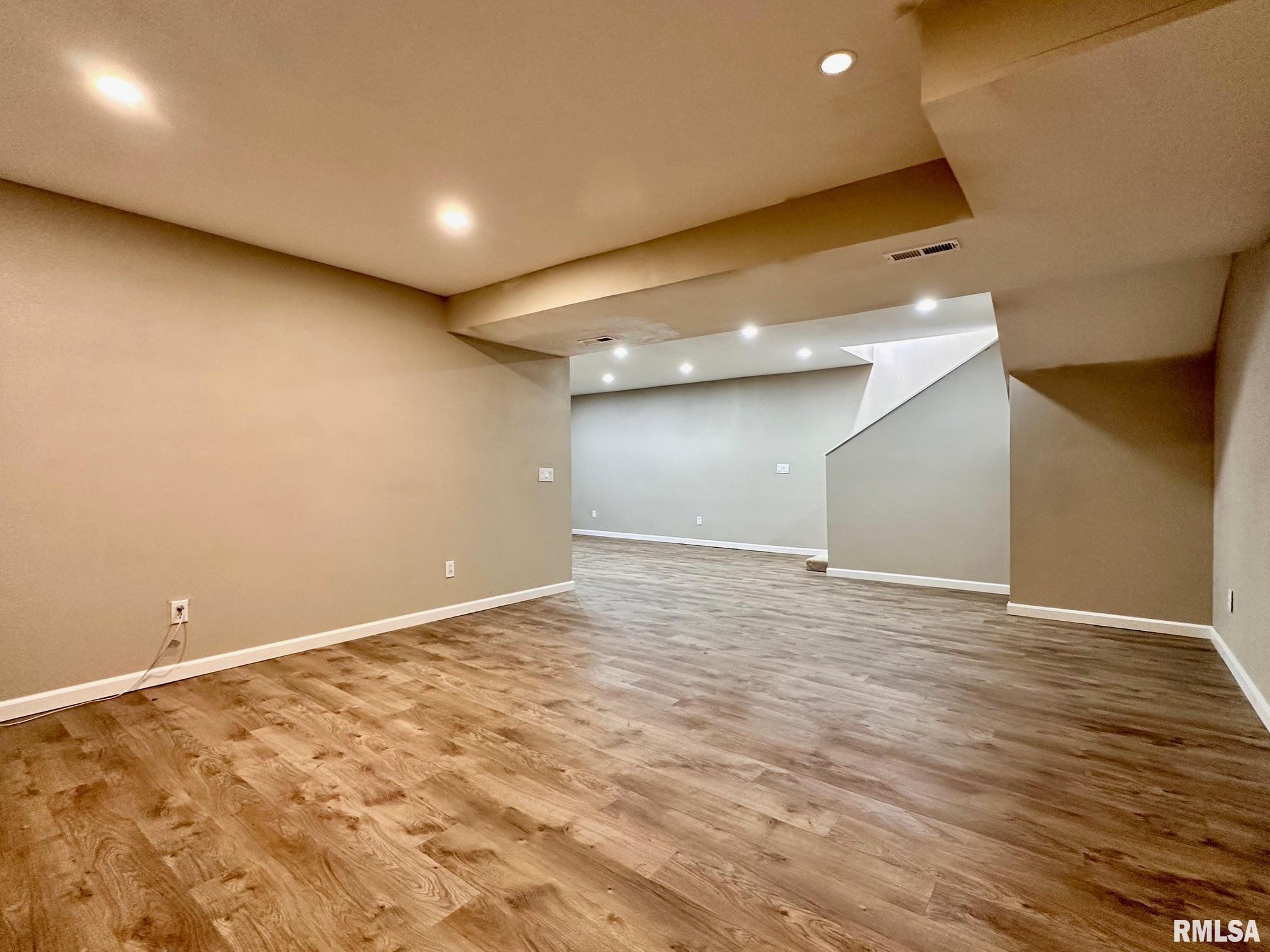 111 Edlen Lane Jacksonville, IL 62650 - Photo 27 of 45