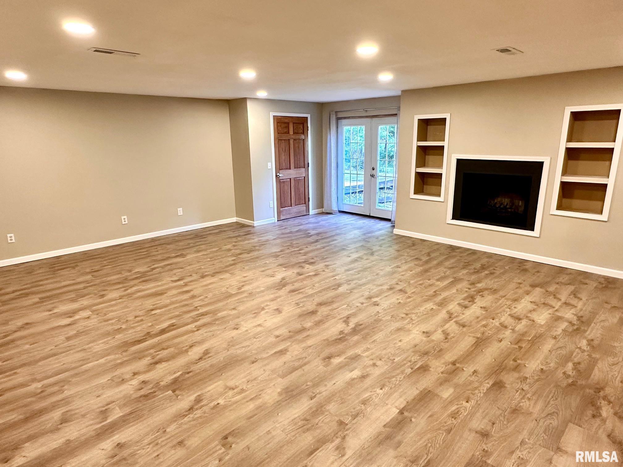 111 Edlen Lane Jacksonville, IL 62650 - Photo 31 of 45