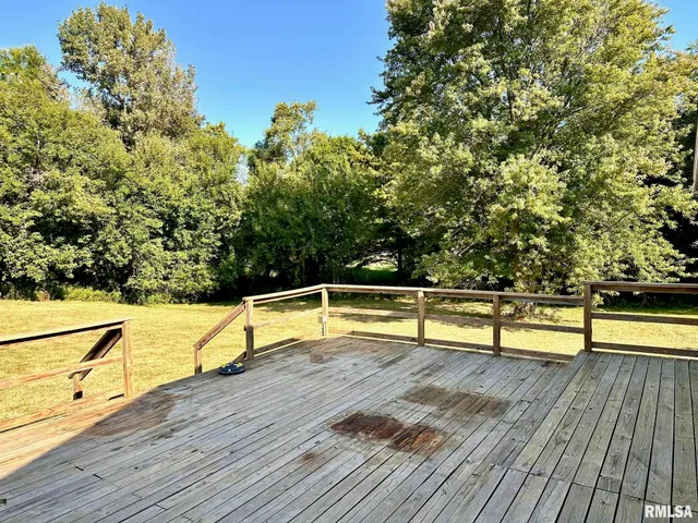 $300,000 | 111 Edlen Lane, Jacksonville, IL 62650