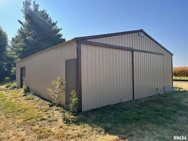 $300,000 | 111 Edlen Lane, Jacksonville, IL 62650