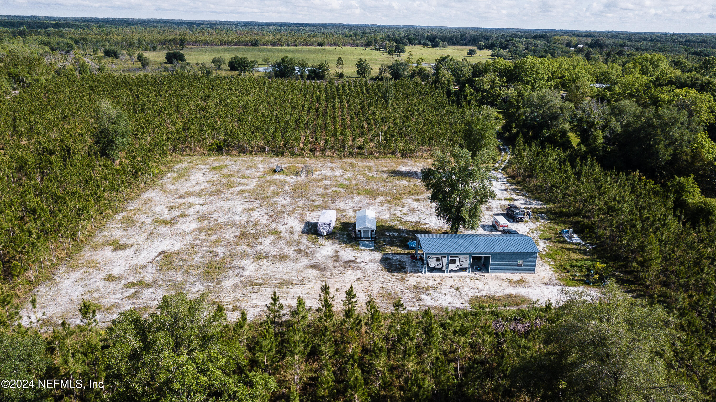 18439 33rd Place Road Wellborn, FL 32094 - Photo 13 of 21 Liveoak-12