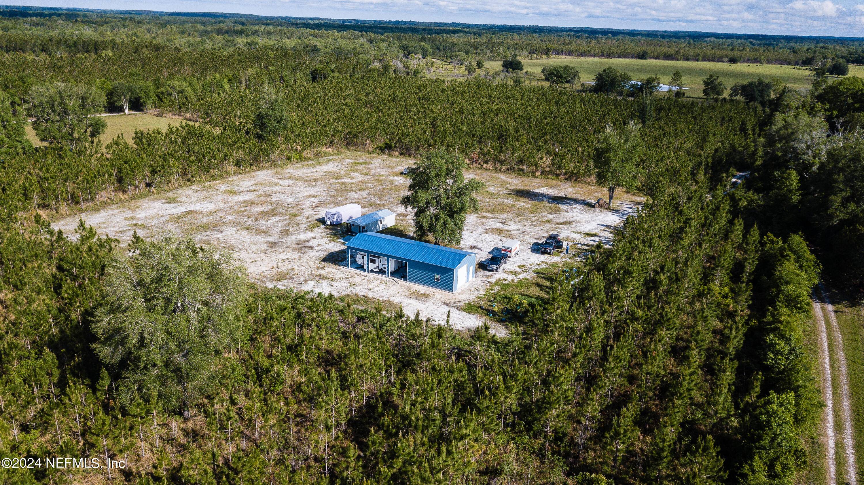 18439 33rd Place Road Wellborn, FL 32094 - Photo 14 of 21 Liveoak-13