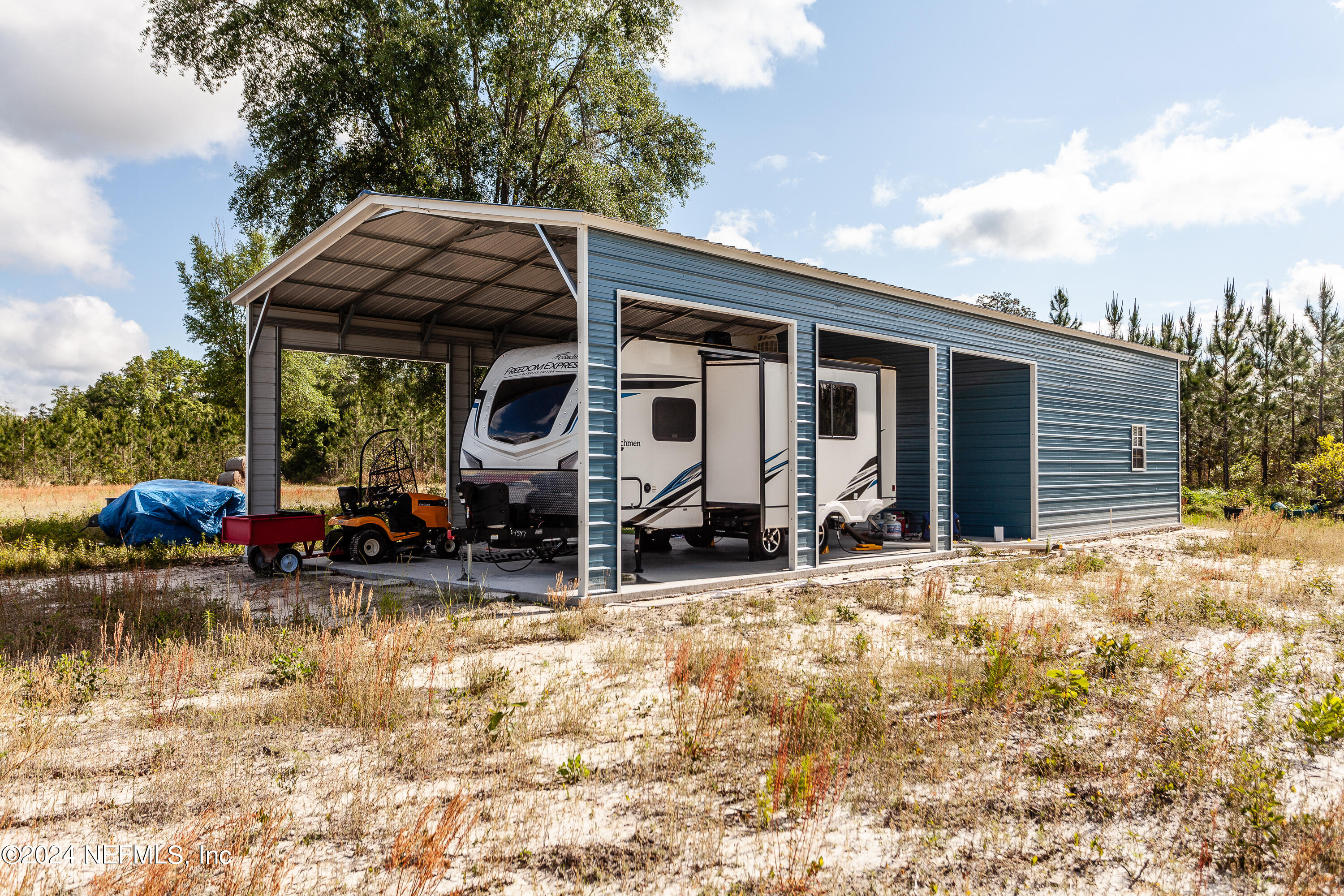 18439 33rd Place Road Wellborn, FL 32094 - Photo 15 of 21 Liveoak-14