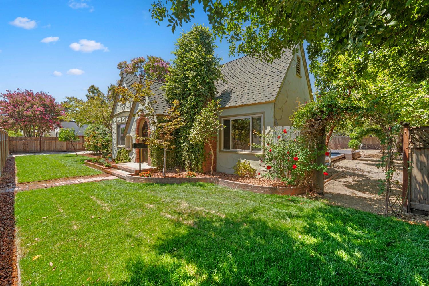 1015 College Avenue Modesto, CA 95350 - Photo 3 of 56