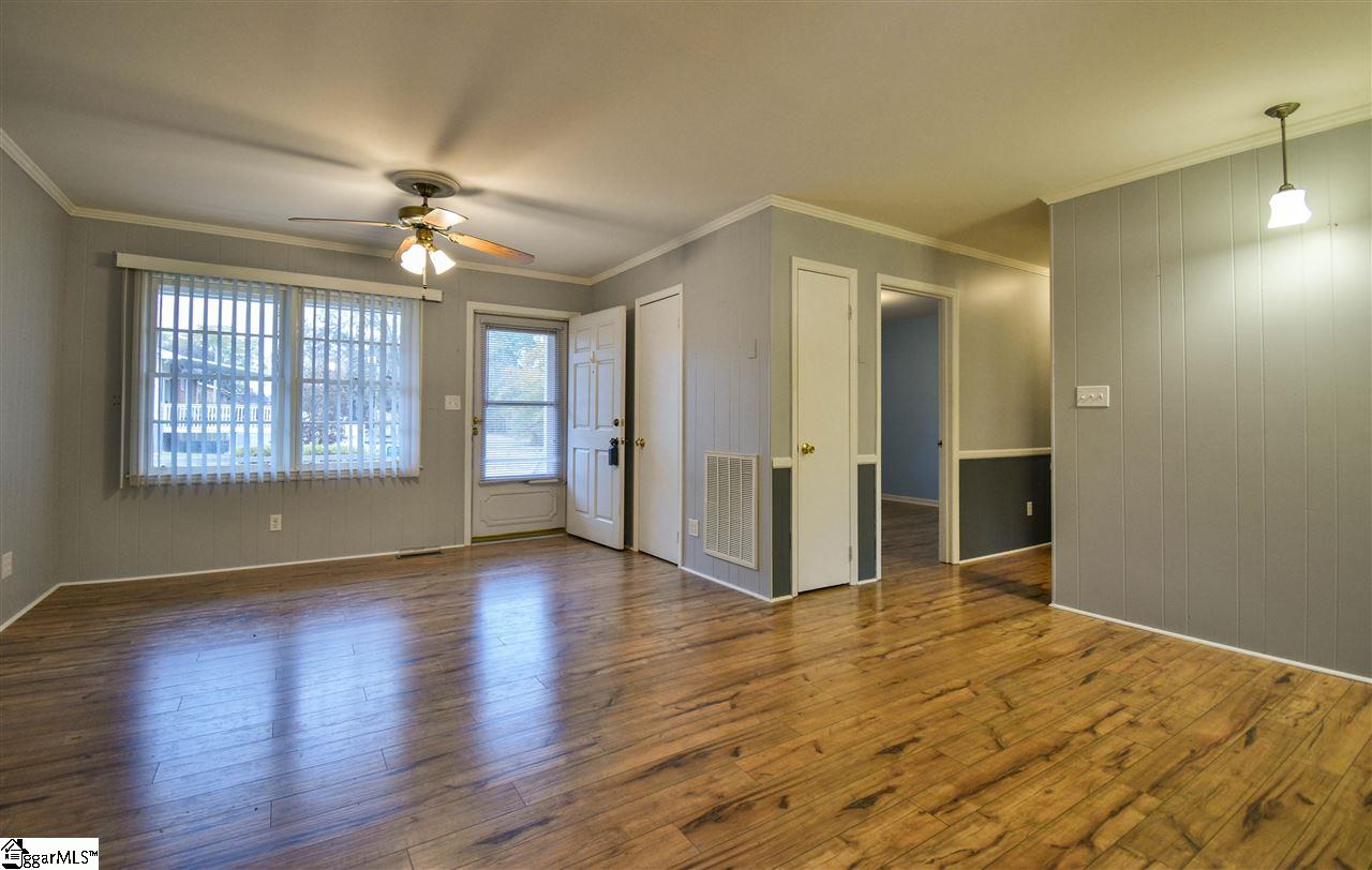 202 Center Street Greer, SC 29651 - Photo 4 of 13 Gallery Image 4