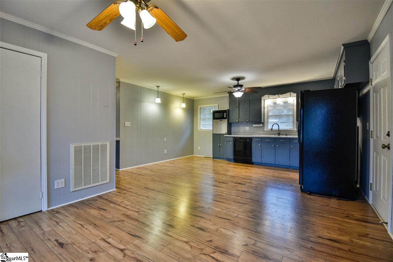 202 Center Street Greer, SC 29651 - Photo 5 of 13 Gallery Image 5