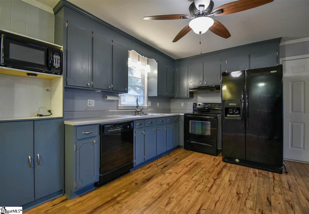 202 Center Street Greer, SC 29651 - Photo 6 of 13 Gallery Image 6