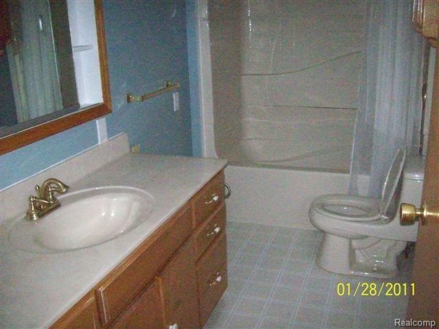2648 Beach Road Port Huron, MI 48060 - Photo 12 of 13 beach 2648 097