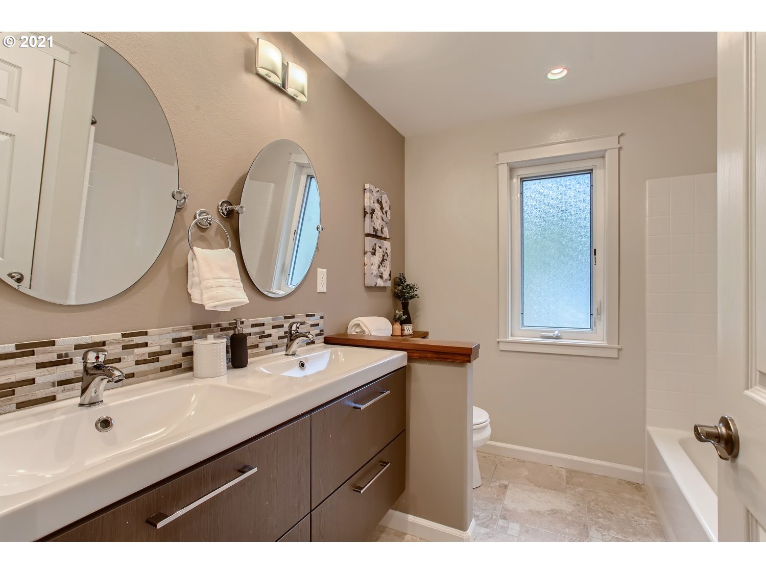 11060 Southwest Polsky Road Beaverton, OR 97005 - Photo 22 of 26 Gallery Image 22