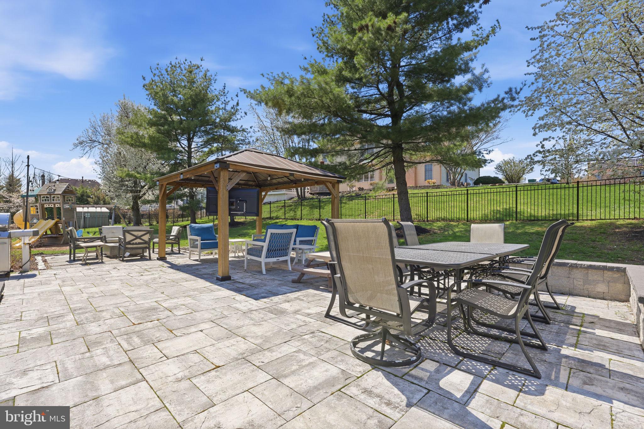 1413 Ridgewood Lane Newtown, PA 18940 - Photo 4 of 48 Backyard Patio