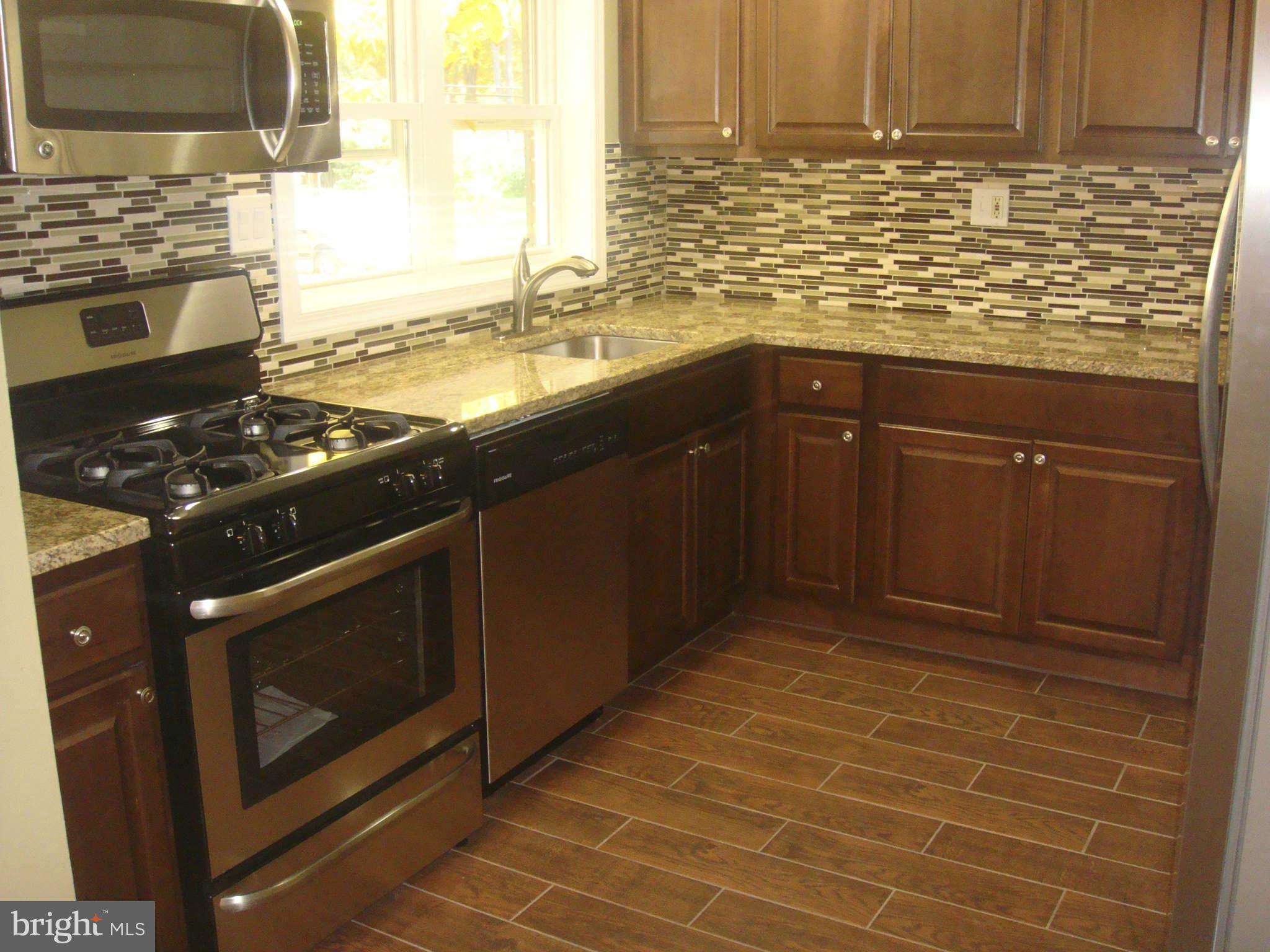 5417 Ferndale Street Springfield, VA 22151 - Photo 3 of 28 Kitchen