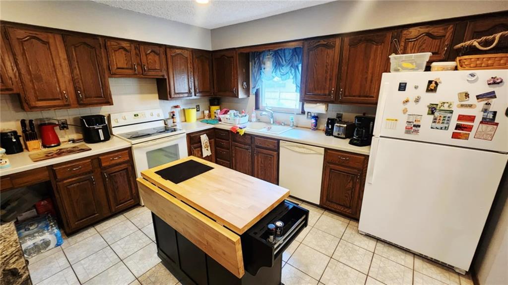 1302 Bitner Terrace Pittsburg, KS 66762 - Photo 7 of 23