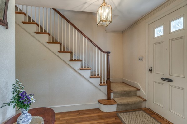 10 Sheffield Road Melrose, MA 02176 - Photo 4 of 27 Gallery Image 4