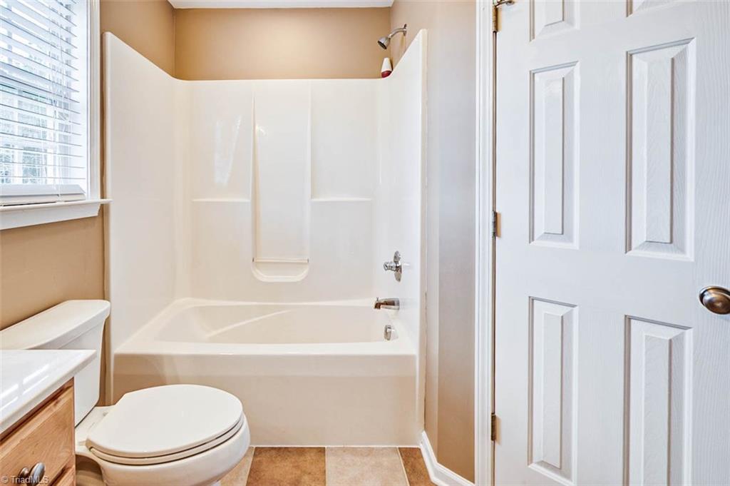 2509 Danny Bell Road Asheboro, NC 27205 - Photo 19 of 27 Nice size linen closet in hall bath