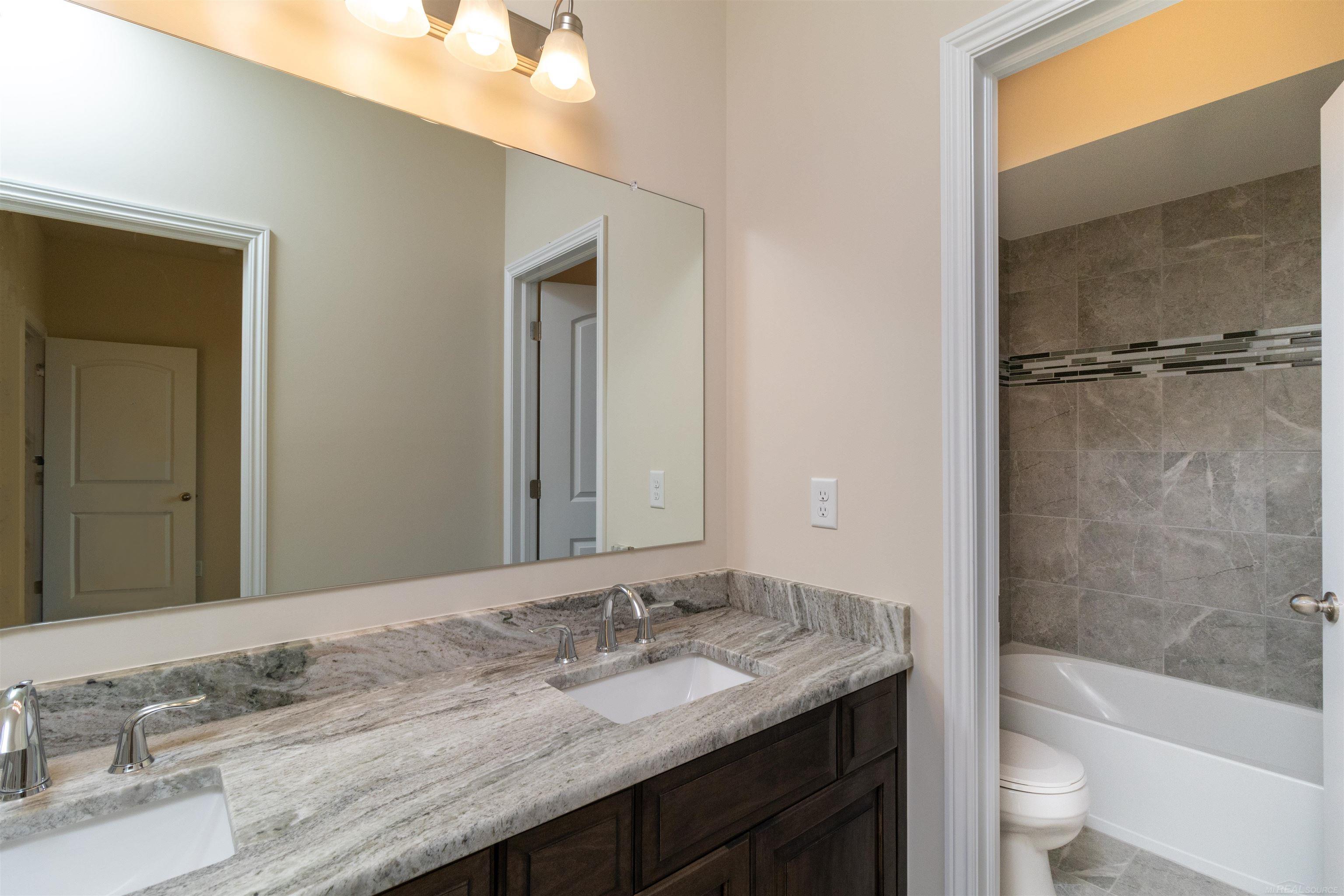 16859 Kentfield Road, Unit 163 Macomb, MI 48044 - Photo 18 of 21