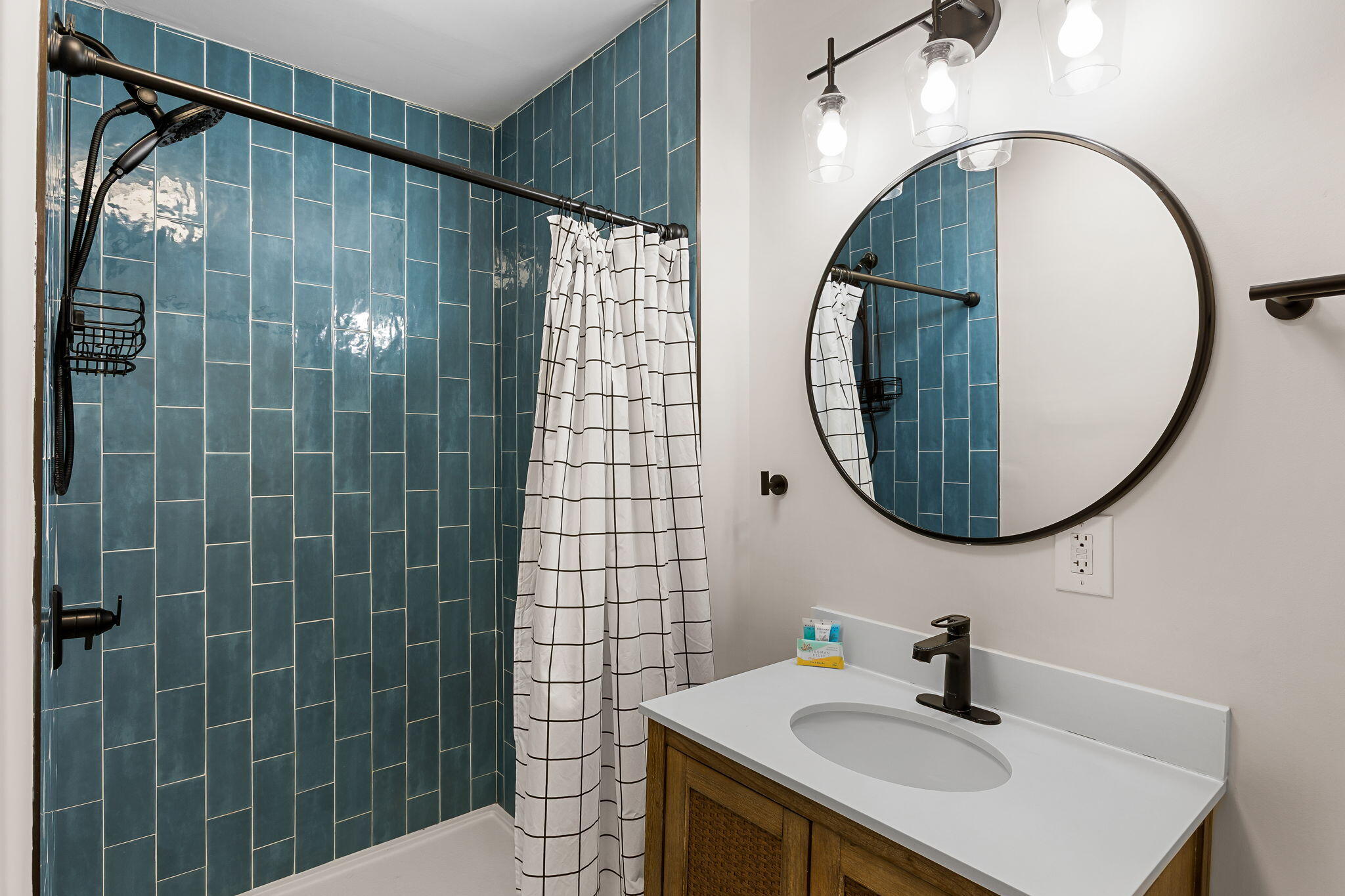 22 Bee Street, Unit B Charleston, SC 29403 - Photo 11 of 14 Bathroom