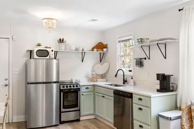 $449,000 | 22 Bee Street, Unit B, Charleston, SC 29403