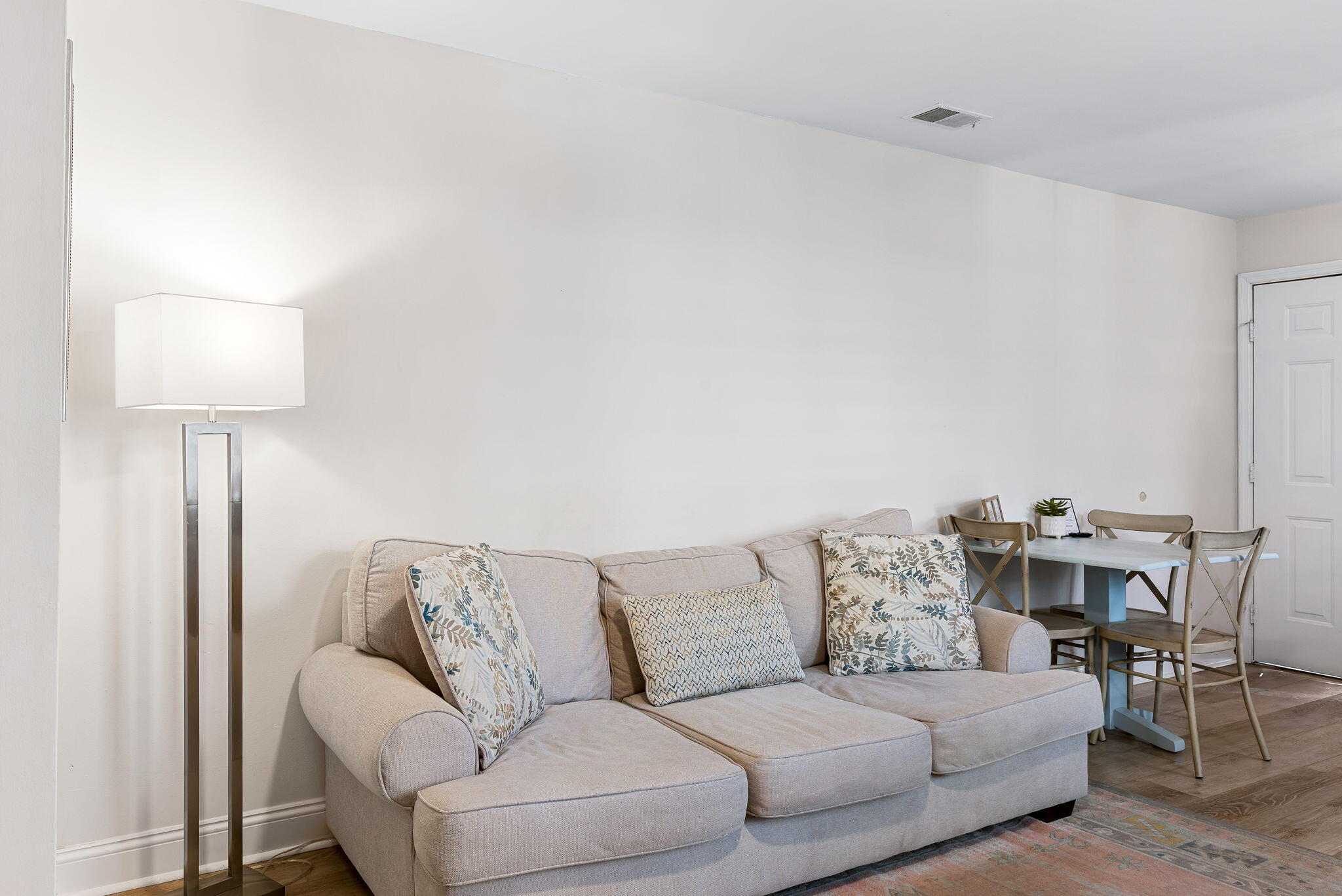 22 Bee Street, Unit B Charleston, SC 29403 - Photo 6 of 14 Living Room