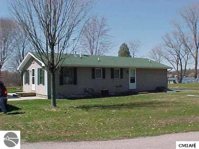 1280 South Senator Road Crystal, MI 48818 - Photo 2 of 9 1773679-1.JPG