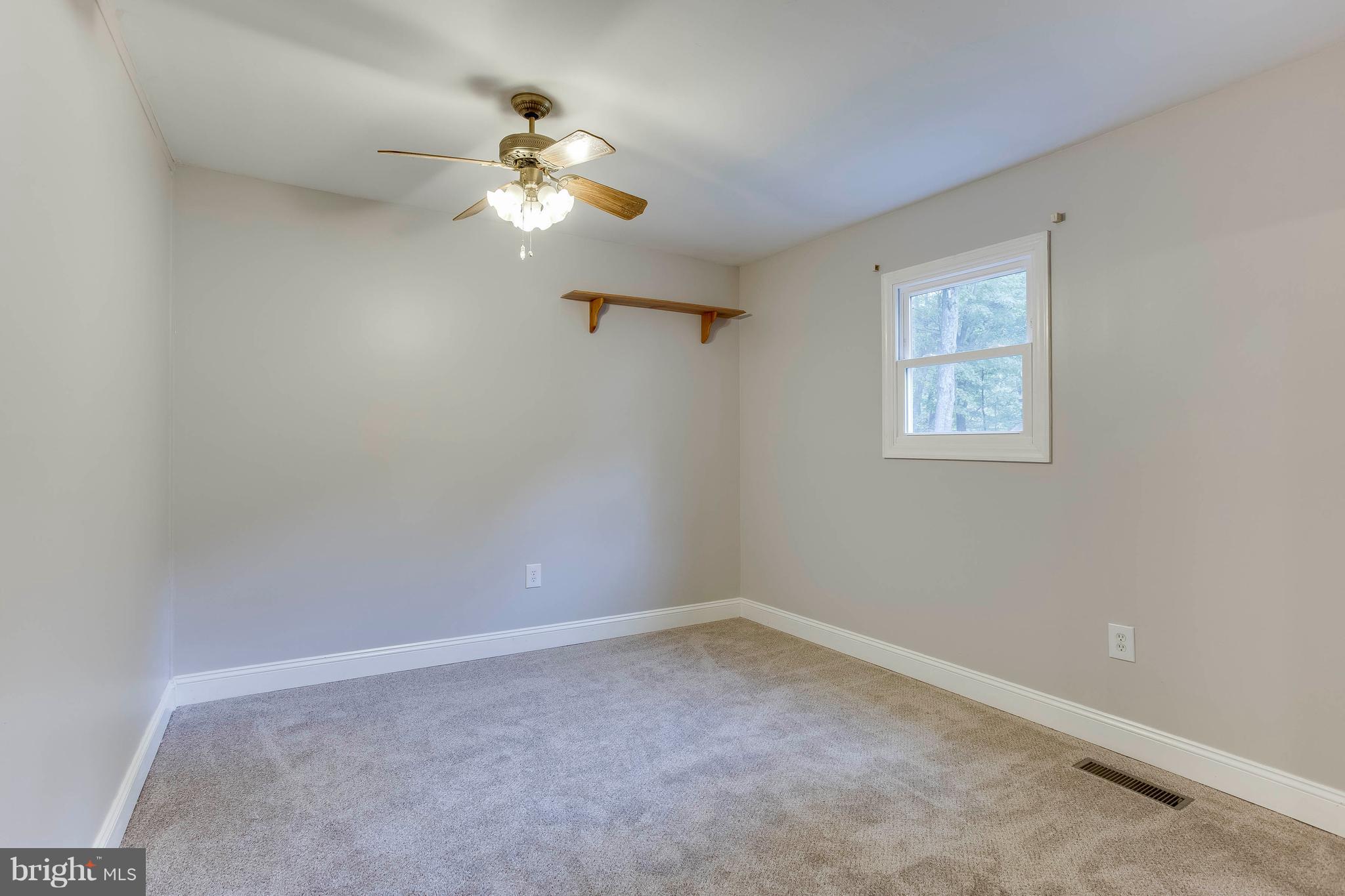 18345 Sharon Road Triangle, VA 22172 - Photo 17 of 30 Bedroom