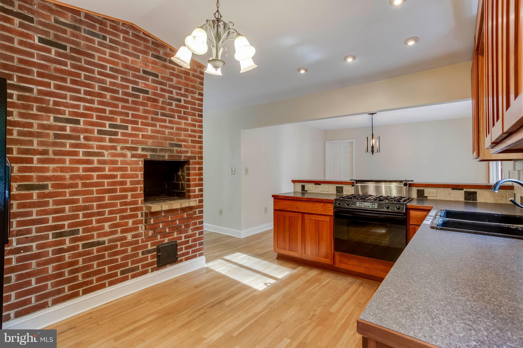 18345 Sharon Road Triangle, VA 22172 - Photo 10 of 30 Kitchen