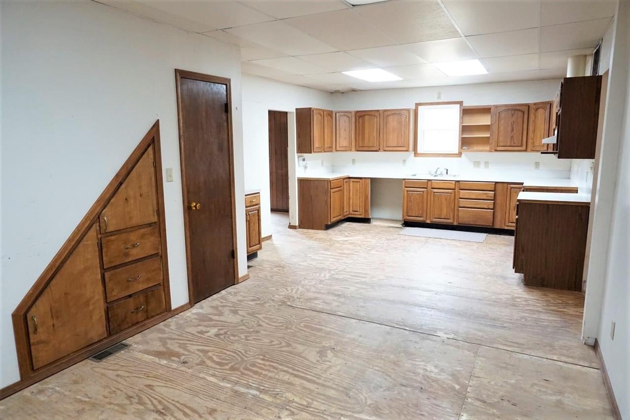 227 Cedar Street Perry, OK 73077 - Photo 3 of 27 Gallery Image 3