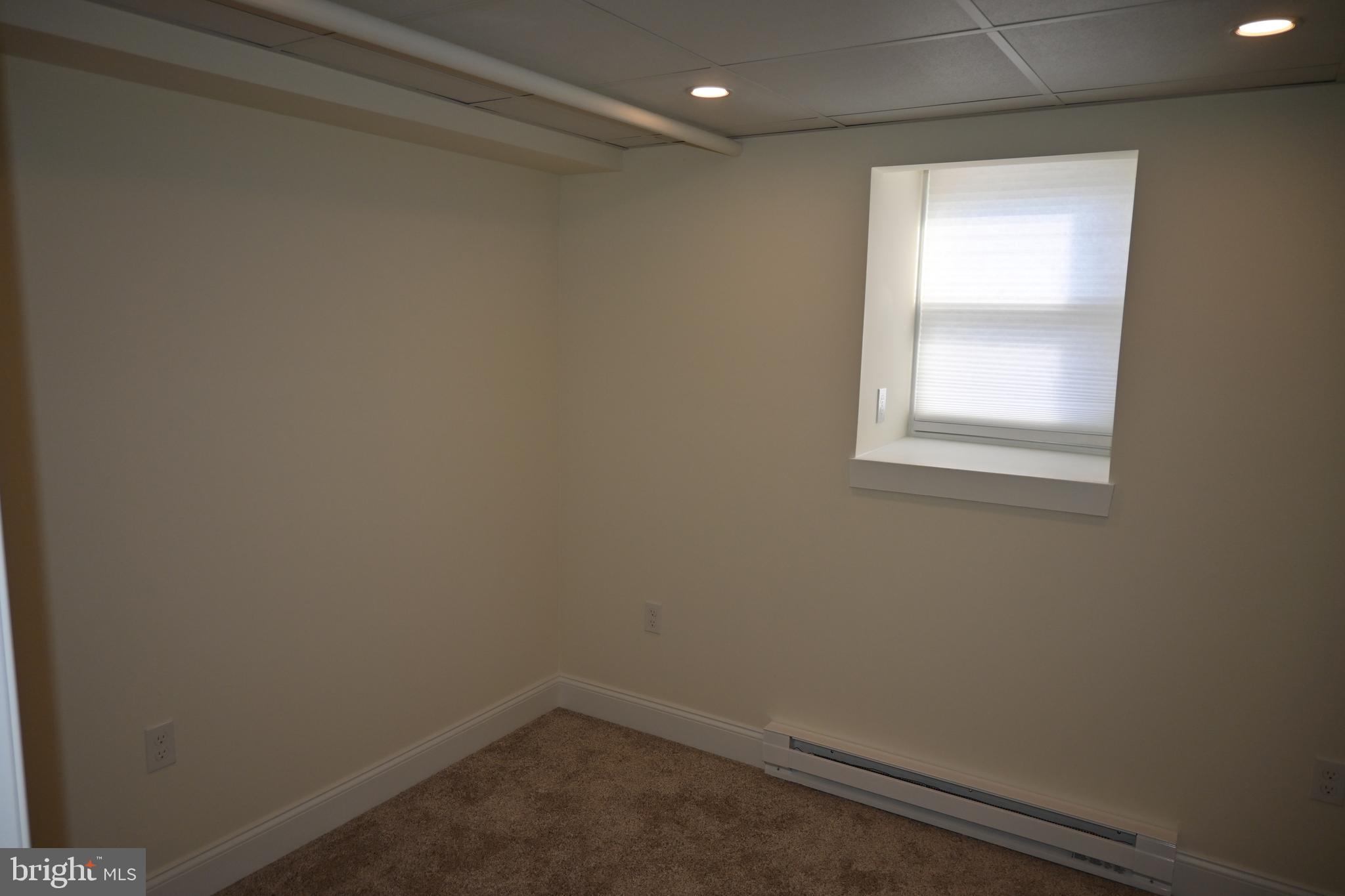2191 Spinnerstown Road, Unit 4 Quakertown, PA 18951 - Photo 6 of 10 Living Room