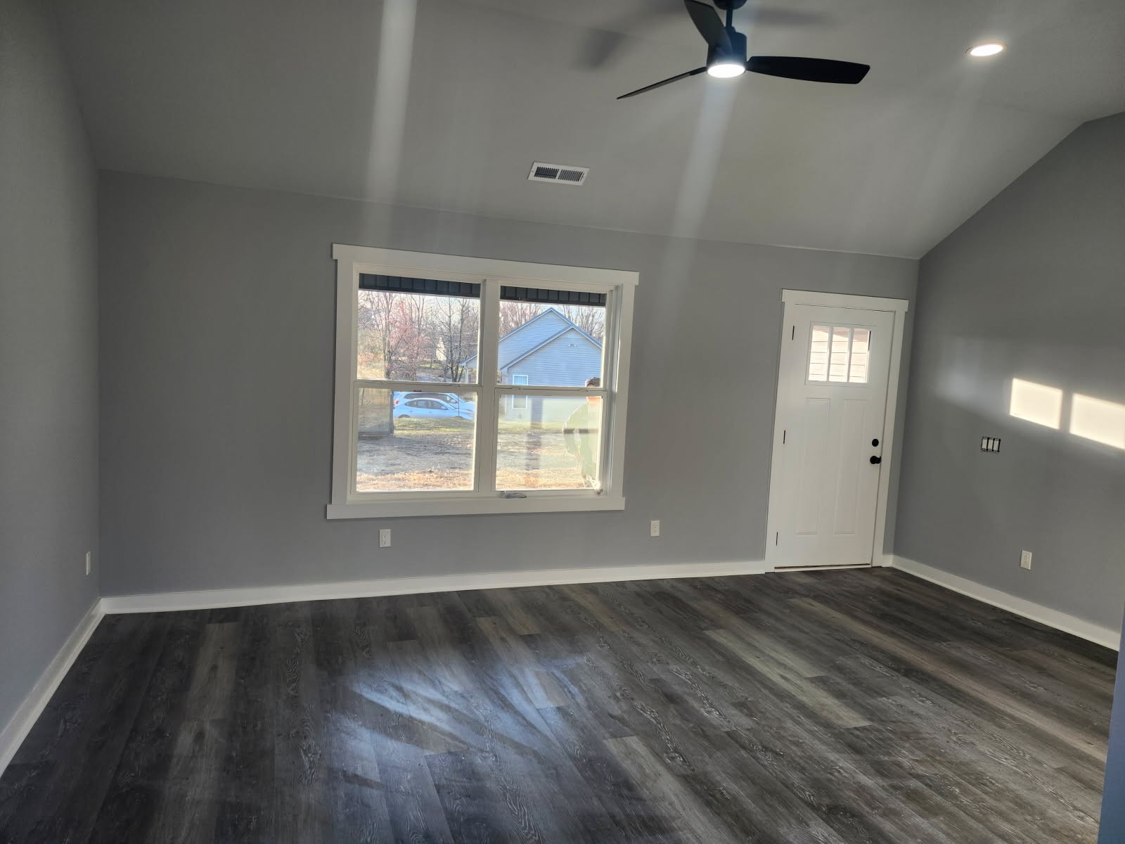 91 West Lincoln Road Fayetteville, TN 37334 - Photo 3 of 15 Gallery Image 3