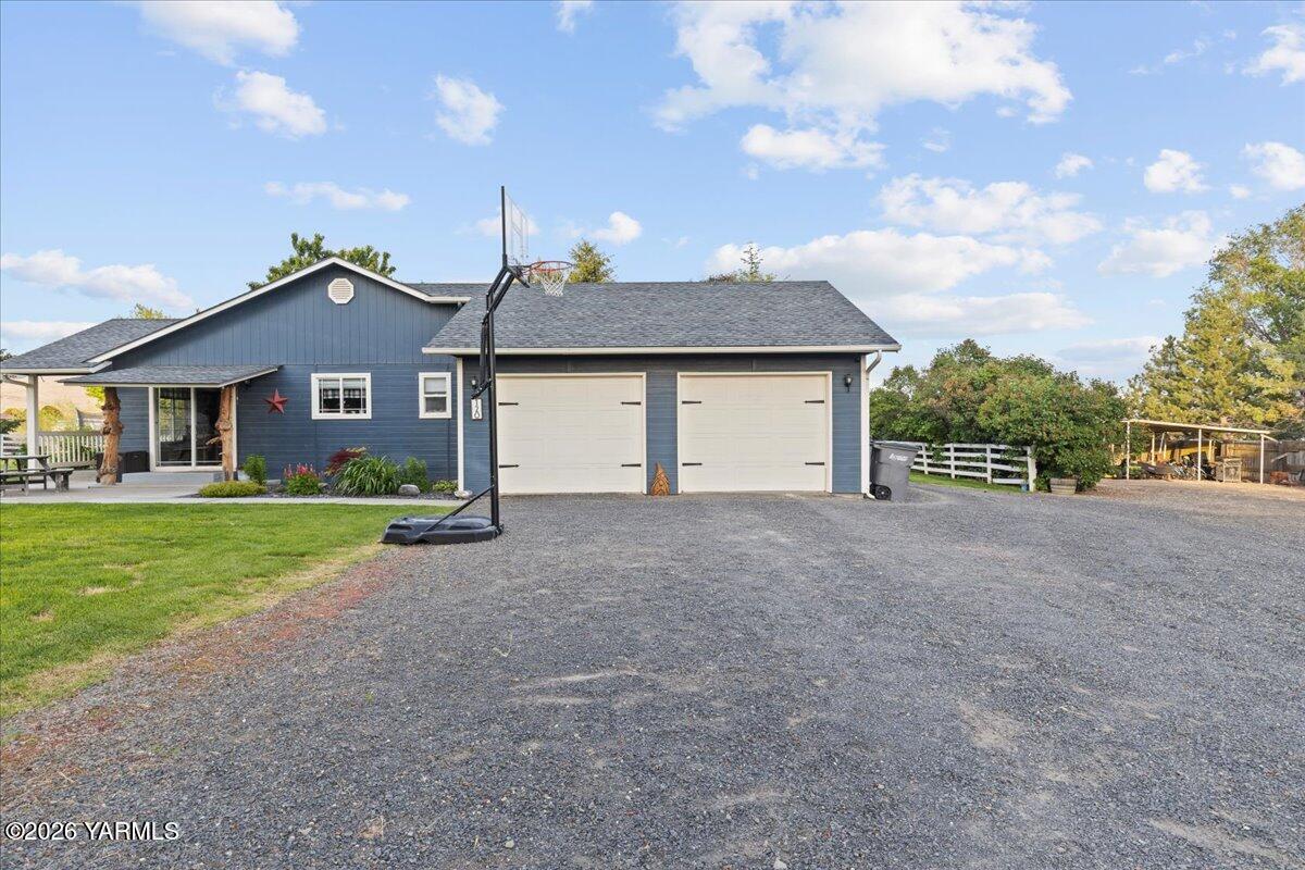 120 West Huntzinger Road Selah, WA 98942 - Photo 4 of 43 10-IMGL1062