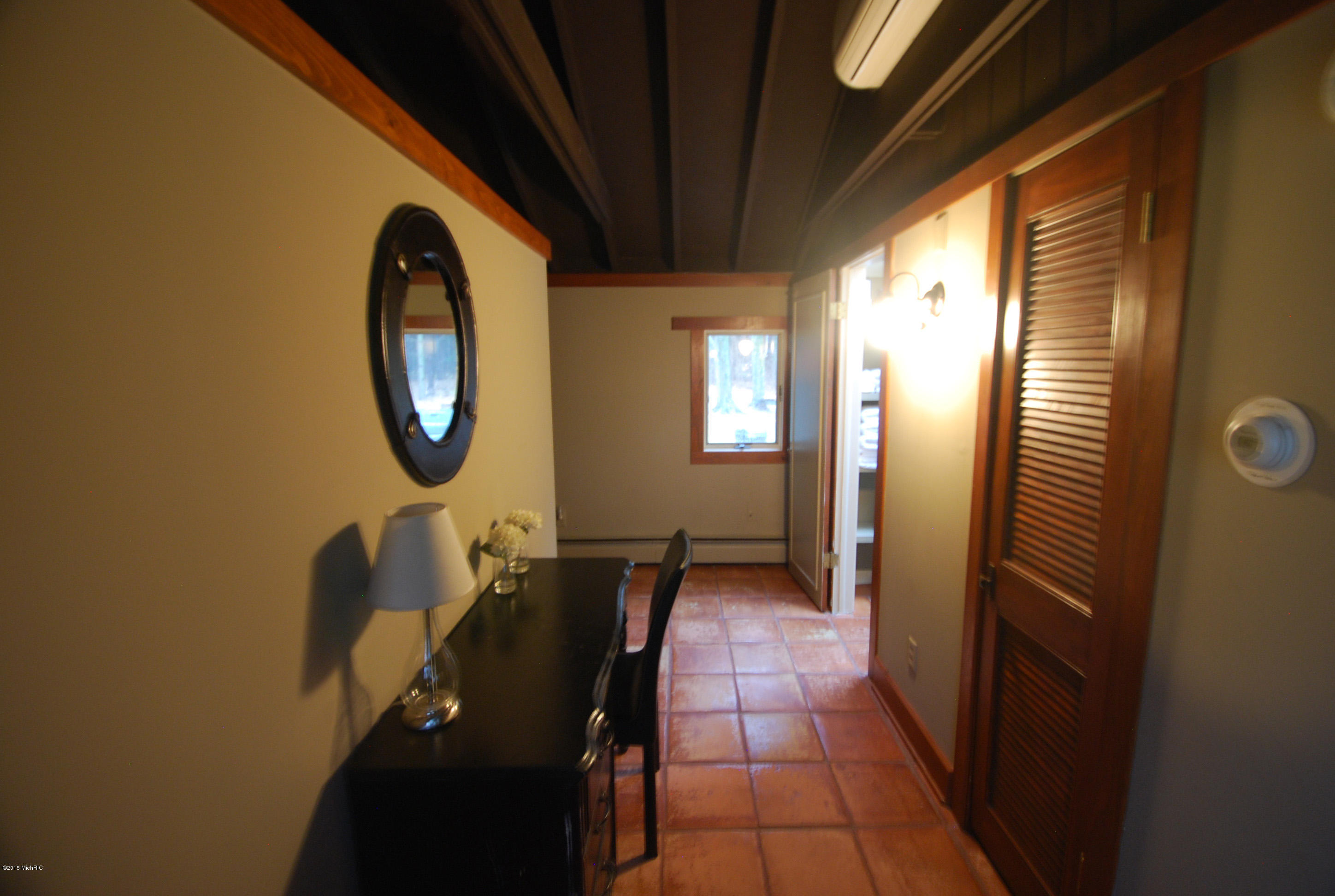 6618 Dugout Road Saugatuck, MI 49453 - Photo 14 of 23 Hallway