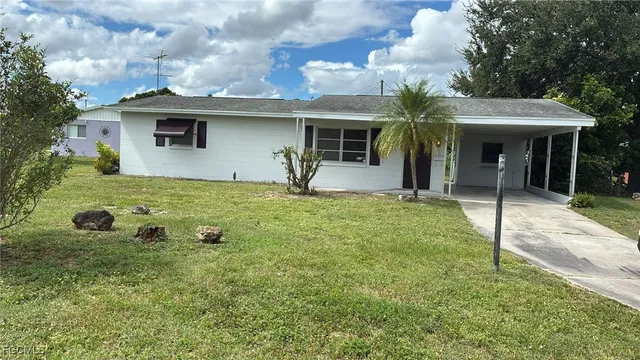 $1,400 | 121 Andros Street, Lehigh Acres, FL 33936