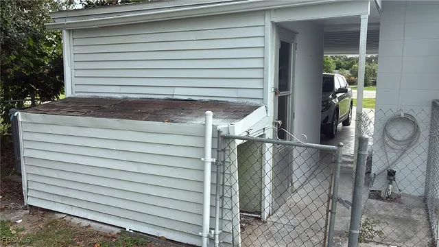 $1,400 | 121 Andros Street, Lehigh Acres, FL 33936