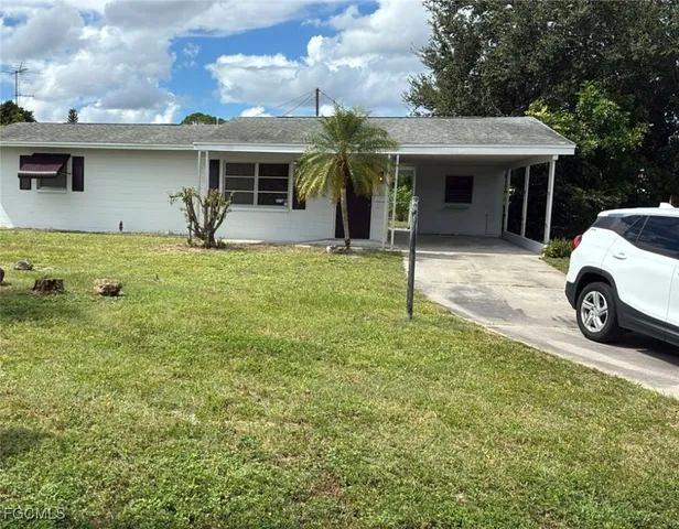 $1,400 | 121 Andros Street, Lehigh Acres, FL 33936