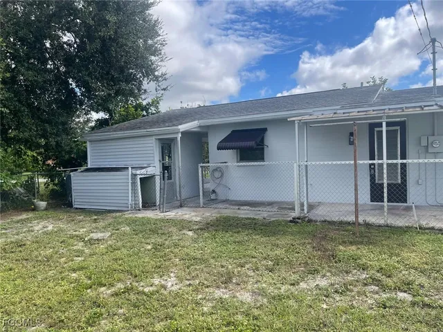$1,400 | 121 Andros Street, Lehigh Acres, FL 33936