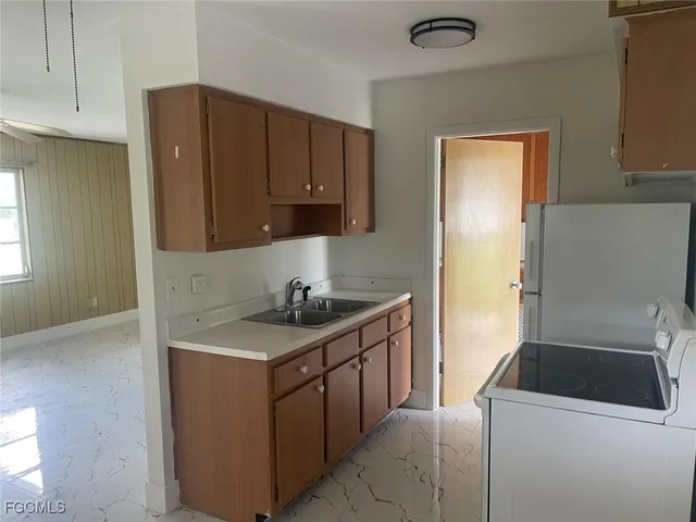 $1,400 | 121 Andros Street, Lehigh Acres, FL 33936