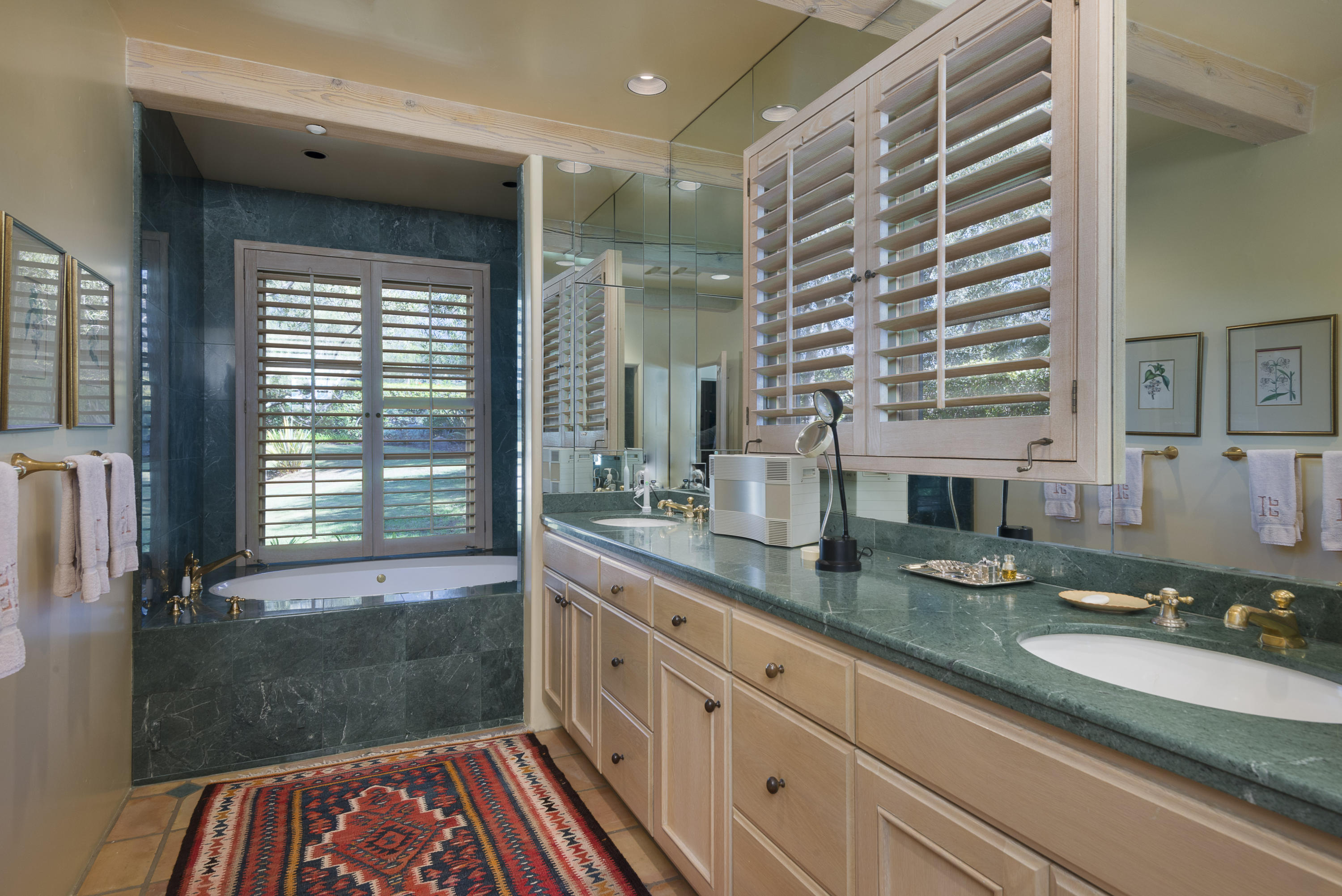 300 Santa Rosa Lane Santa Barbara, CA 93108 - Photo 22 of 27 MasterBathRoom