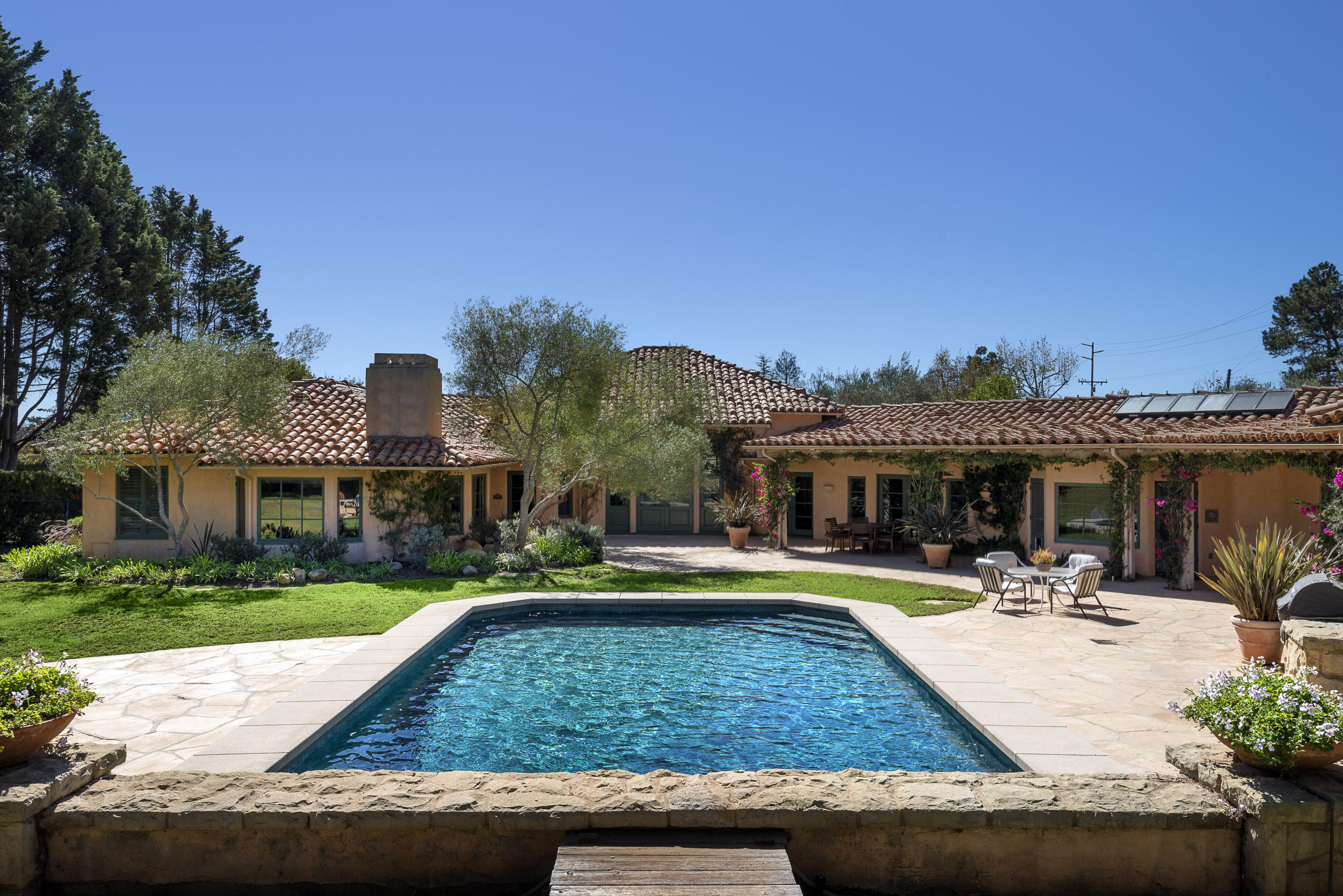 300 Santa Rosa Lane Santa Barbara, CA 93108 - Photo 24 of 27 PoolView