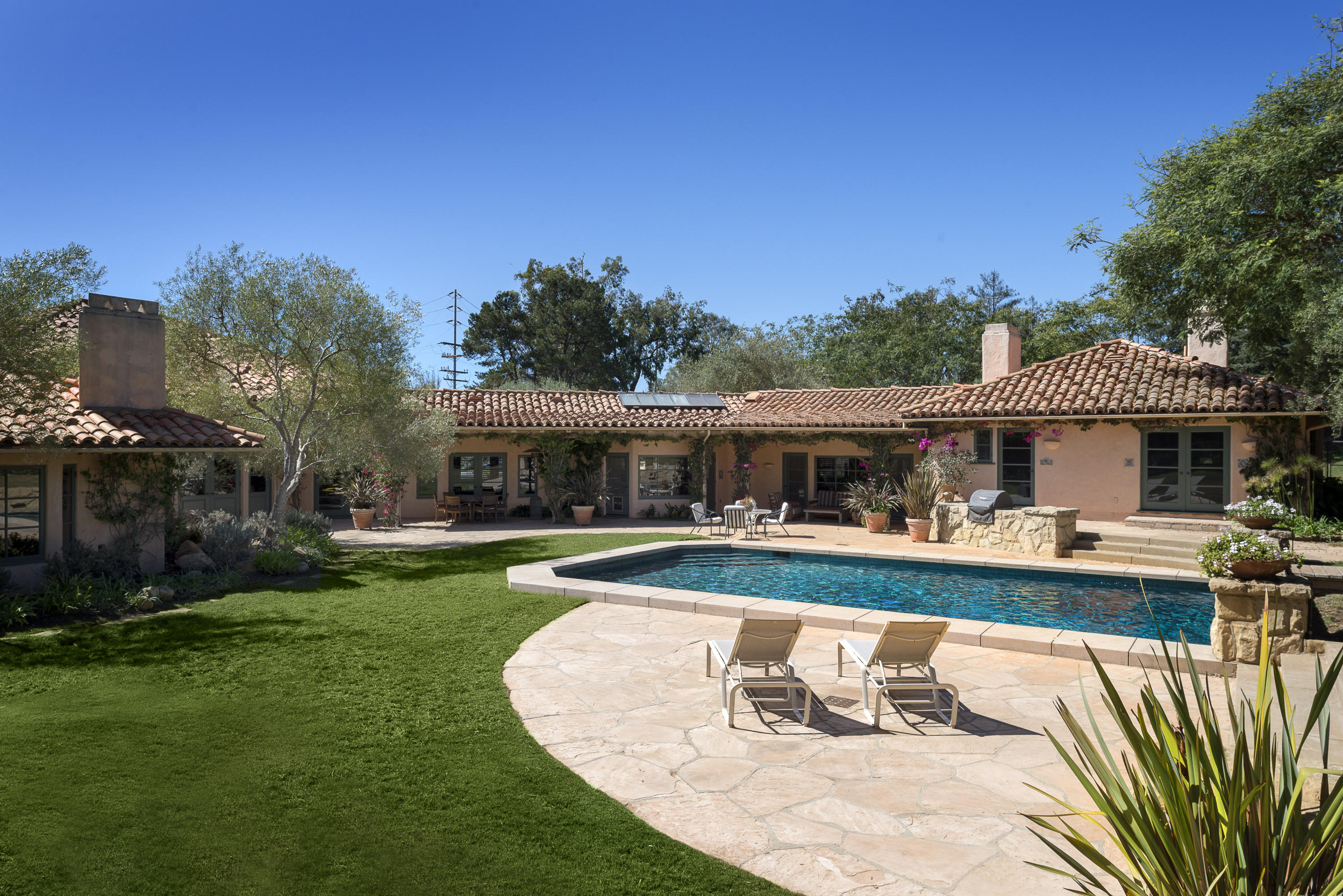 300 Santa Rosa Lane Santa Barbara, CA 93108 - Photo 10 of 27 9. BackYard4