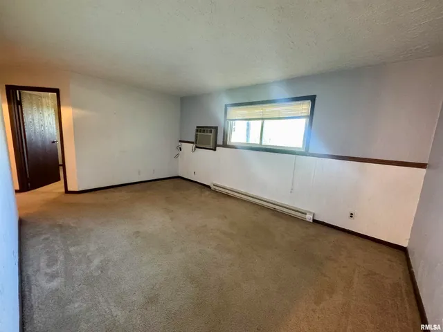 $1,000 | 4211 Highway 6, Unit 1, Coal Valley, IL 61240