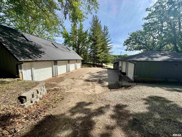 $1,000 | 4211 Highway 6, Unit 1, Coal Valley, IL 61240