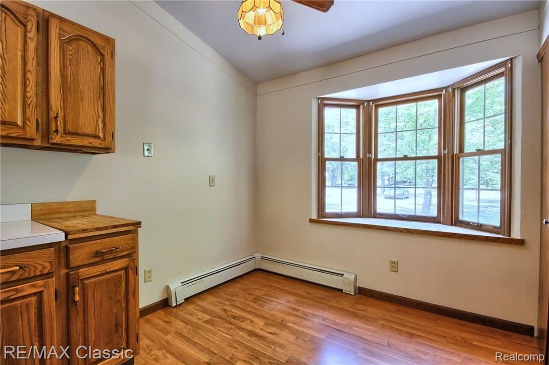 46047 Bemis Road Belleville, MI 48111 - Photo 9 of 30 Eat_in_Kitchen_Area.jpg