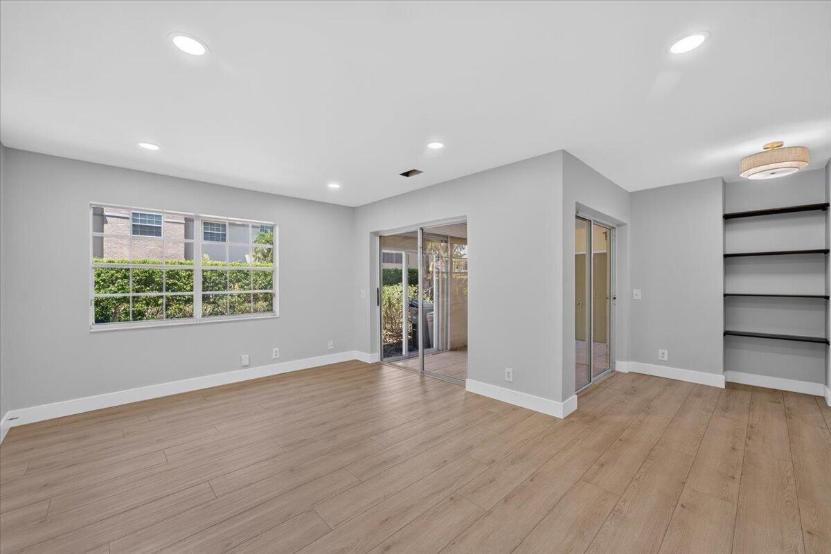 6611 Via Regina Boca Raton, FL 33433 - Photo 5 of 30 05-009_DSC03449