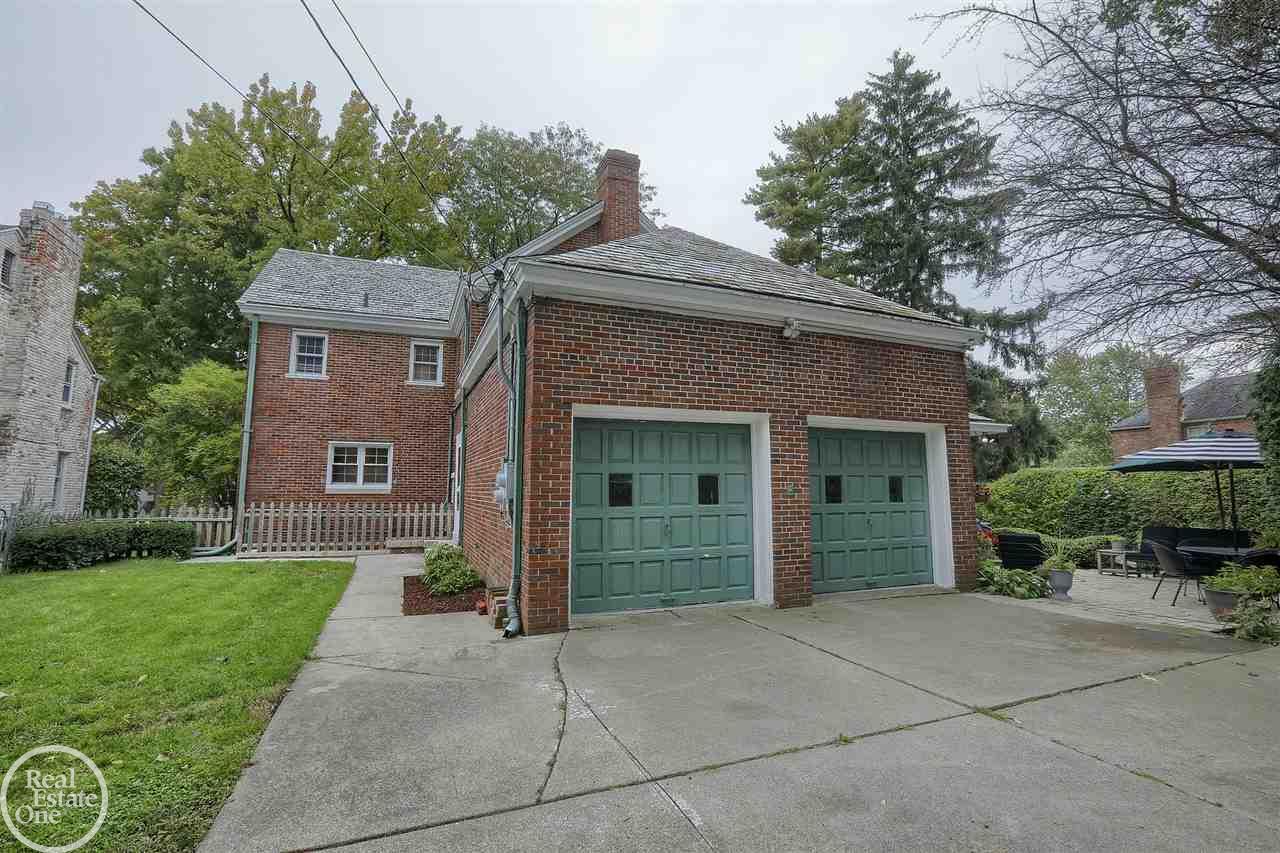 805 Whittier Road Grosse Pointe, MI 48230 - Photo 27 of 30 31397913-26.JPG