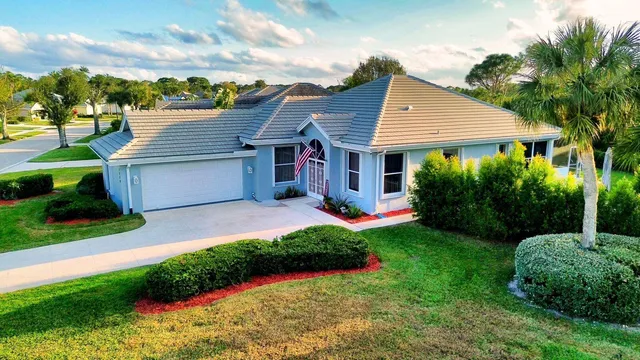 $735,000 | 7570 Southeast Bay Cedar Circle, Hobe Sound, FL 33455