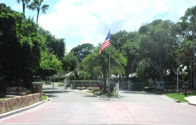 $735,000 | 7570 Southeast Bay Cedar Circle, Hobe Sound, FL 33455