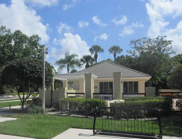 $735,000 | 7570 Southeast Bay Cedar Circle, Hobe Sound, FL 33455